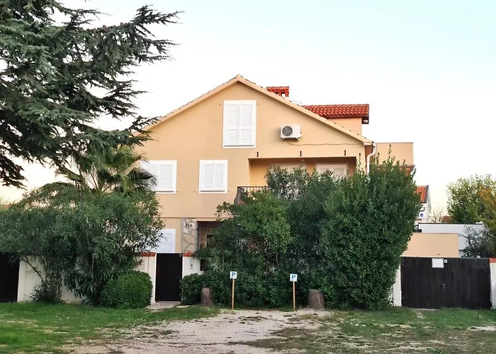 Family-friendly With Swimming Pool Sabunike, Zadar - 20179 Нин