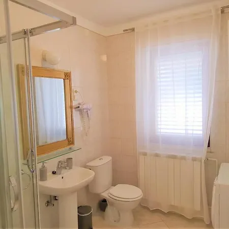 Family-friendly With Swimming Pool Sabunike, Zadar - 20179 Apartamento Nin